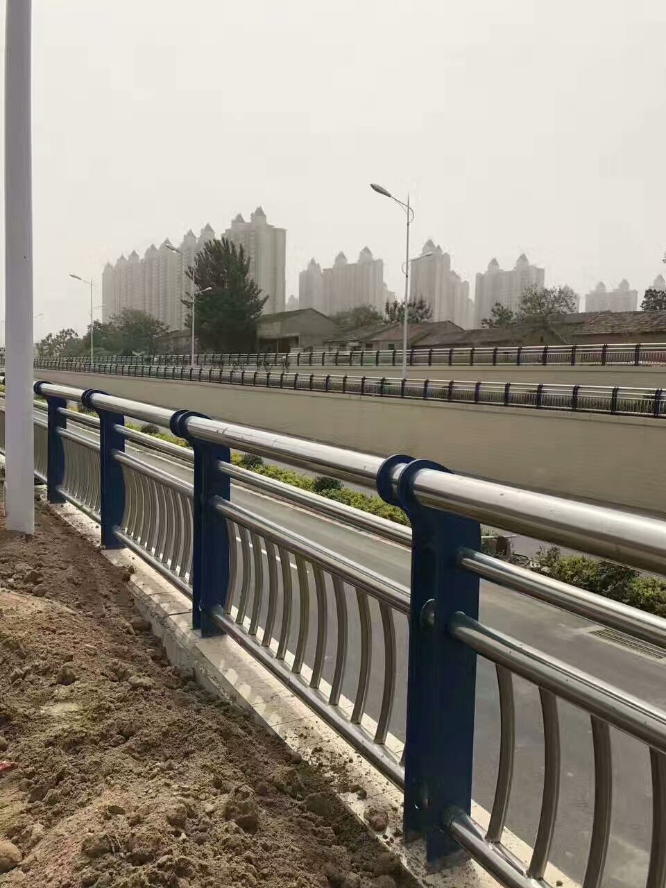 橋梁防撞護欄，防撞護欄