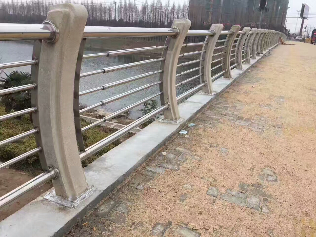 橋梁防撞護欄，防撞護欄